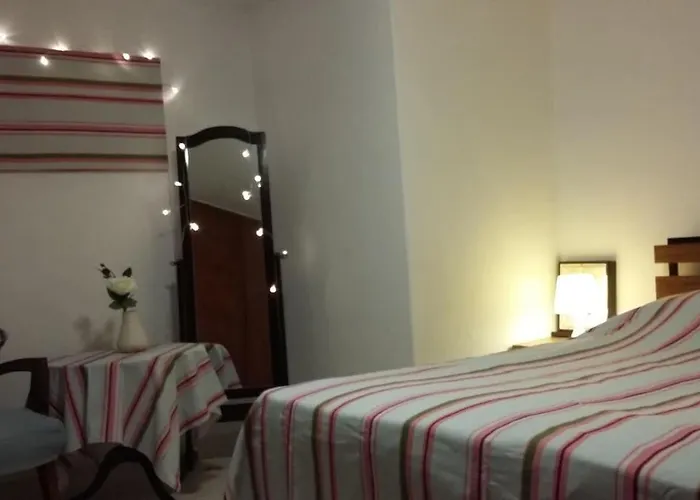 Spacious Family Garden Apartment